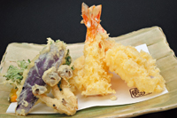 大きな海老の天ぷら盛り合わせ